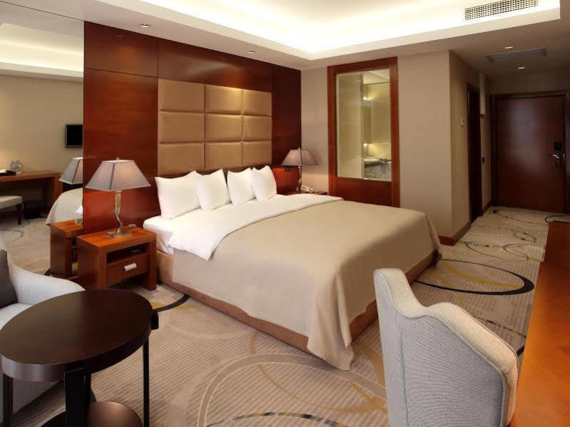 Royal Plaza Hotel And Casino Kapchagay Luaran gambar
